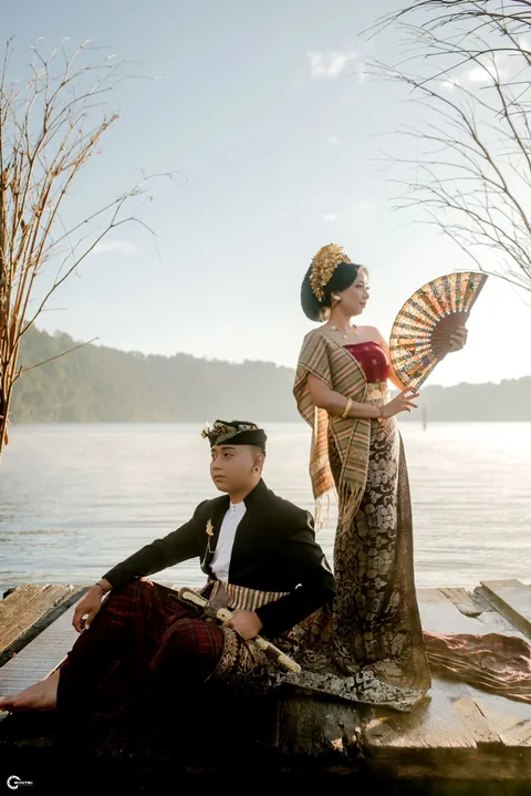 Foto sampul undangan Gek Mira & Gusde Giri